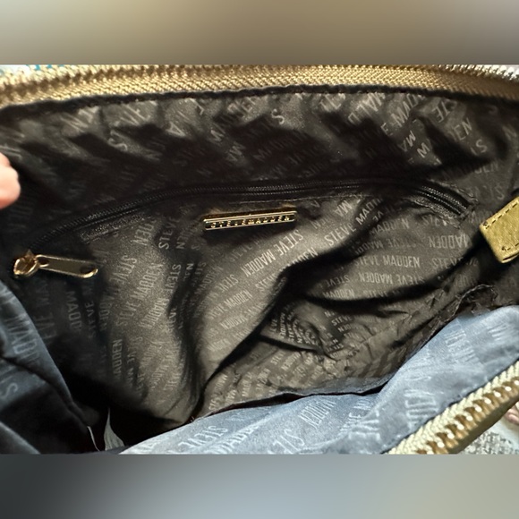 Steve Madden BNeo Logo Crossbody Bag Olive Green - Picture 7 of 10